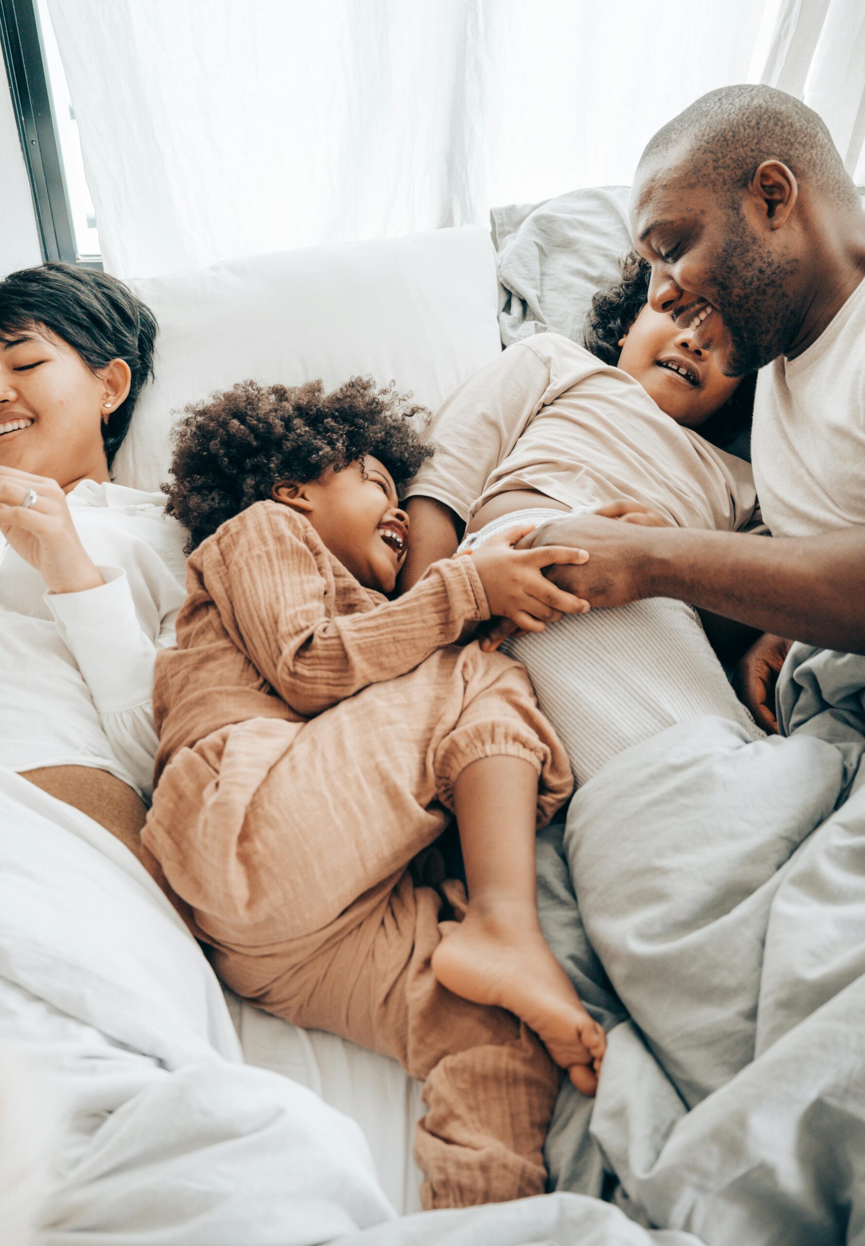 Family counseling session at Tides Mental Health in Chicago
